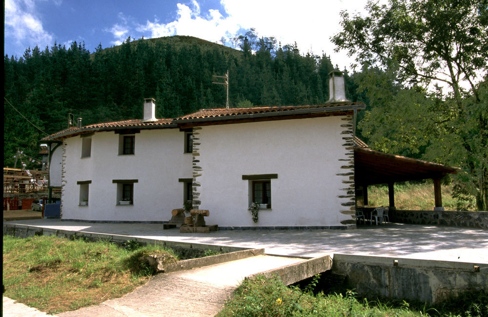 Casa Rural Eleizondo Haundia Itziar Ngoại thất bức ảnh